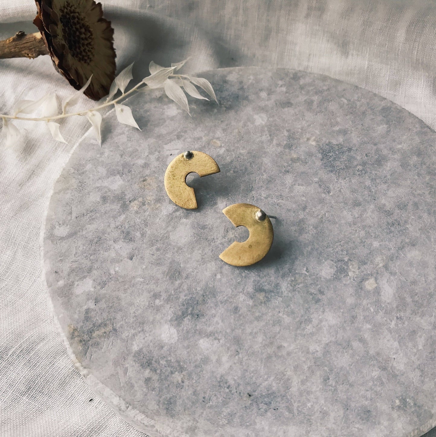 Geo cutout studs