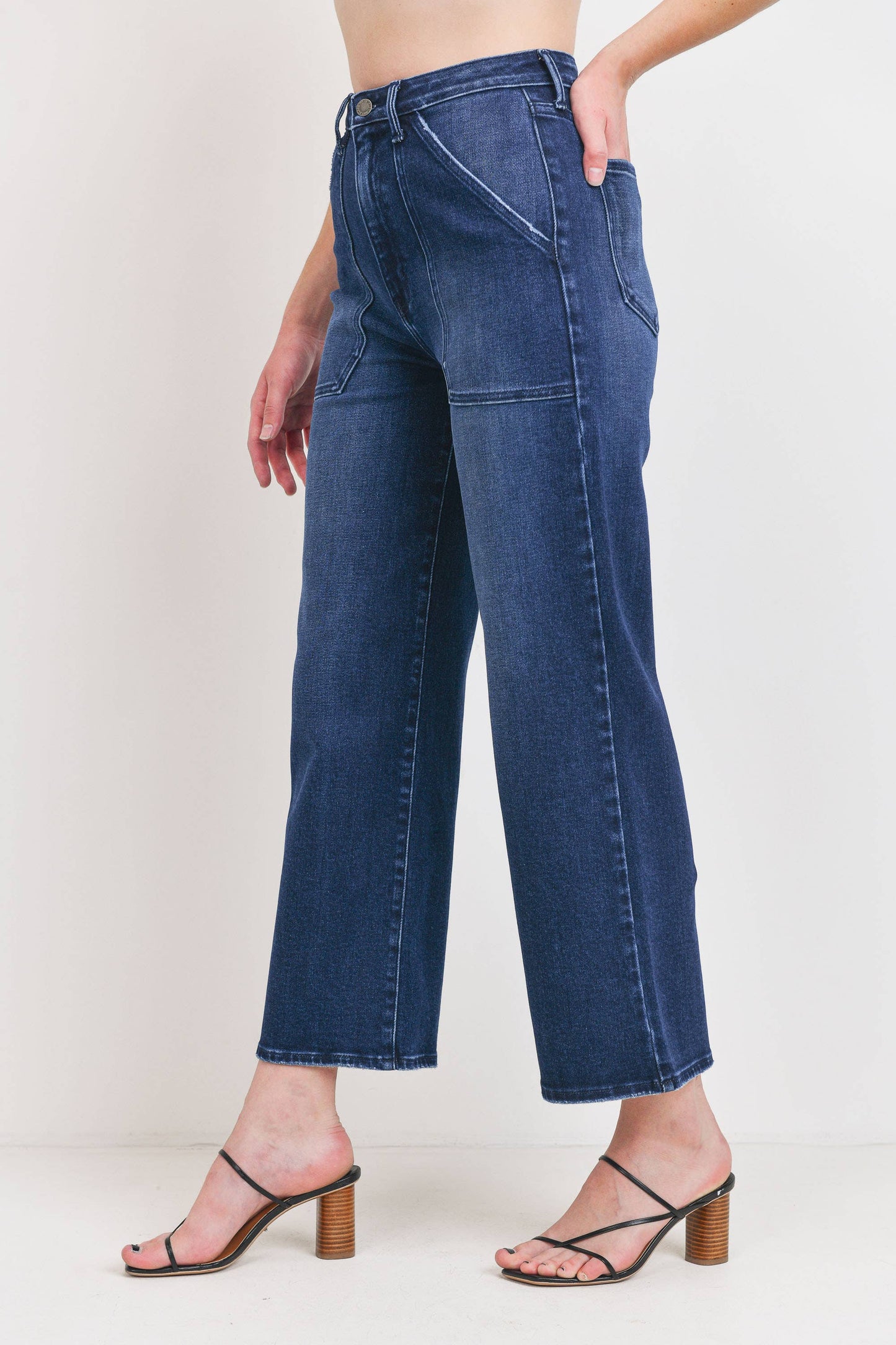 Cargo Pocket Wide Leg Jean